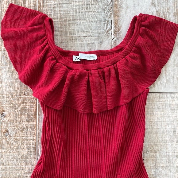 Red Zara dress - Picture 2 of 5